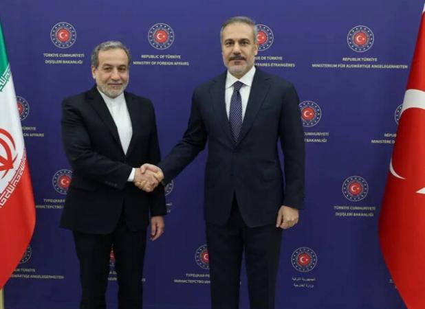 پیام تبریک عراقچی به هاکان فیدان به مناسبت عید جمهوریت در ترکیه