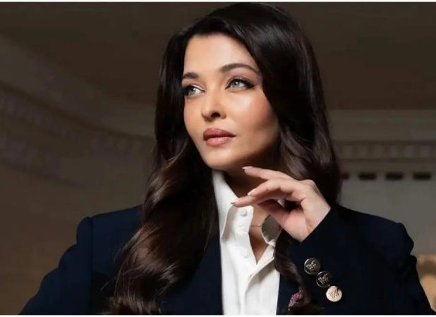 آیشواریای زیبا در کنار خانواده باچان