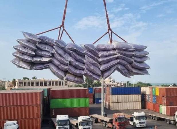 واردات کالاهای اساسی بدون انتقال ارز از استان‌های مرزی مجاز شد