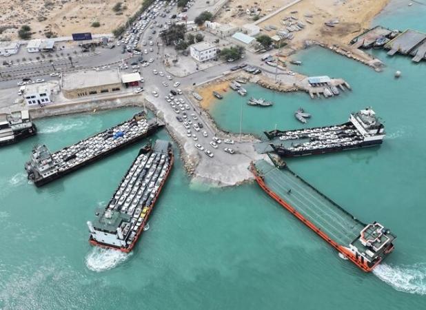 ازسرگیری فعالیت بنادر لافت و پل پس از بهبود شرایط جوی