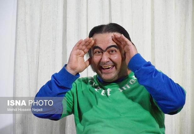 نمایش کمدی «سمیه با من است» در آستارا به روی صحنه رفت