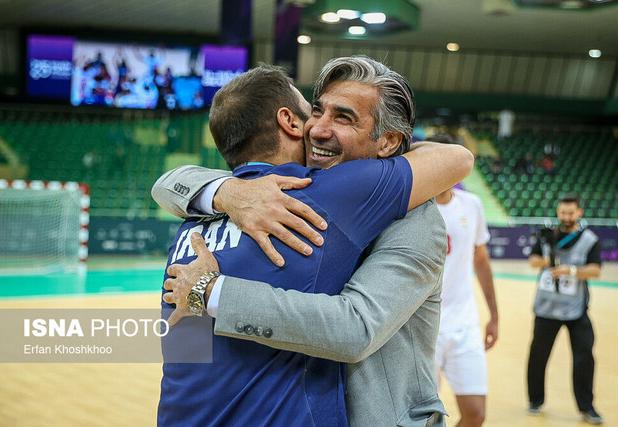 وحید شمسایی نامزد بهترین مربی سال جهان شد