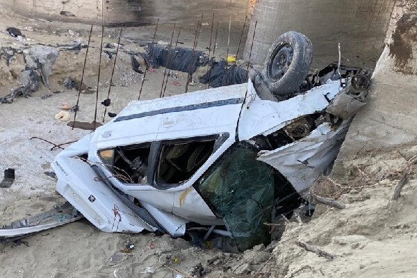 واژگونی پژو پارس در جاسک ۳ زخمی بر جا گذاشت