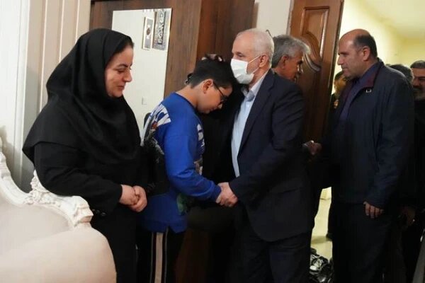 اوحدی: فرزندان شهدا، فرزندان همه ملت ایران‌ هستند