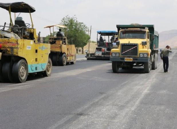 ۱۶ هزار مترمربع از معابر خاکی چهار روستای شهرستان چوار آسفالت شد