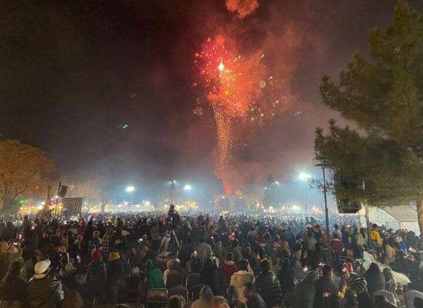 نور، شادی و انتظار در جشن نیمه شعبان میدان ارگ کرمان