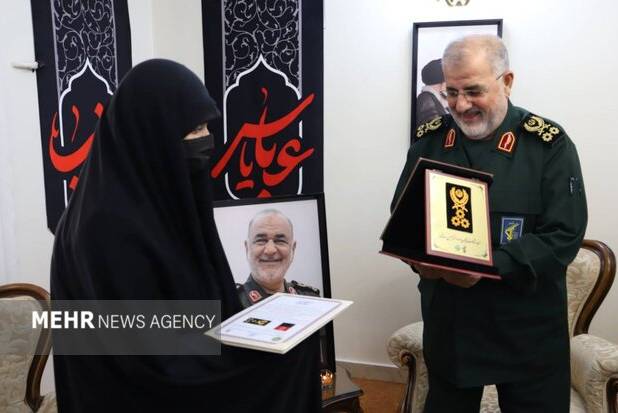 تجلیل فرمانده کل سپاه از شهید حسین سلامی و اعطای درجه سپهبدی