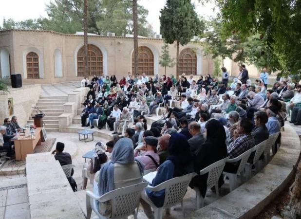 اشعار ارفع کرمانی در نشست تخصصی عصر ادبیات کرمان بررسی شد