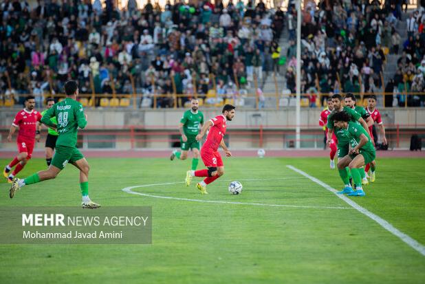 نارضایتی اوسمار از عملکرد هافبک‌های پرسپولیس در آستانه دربی