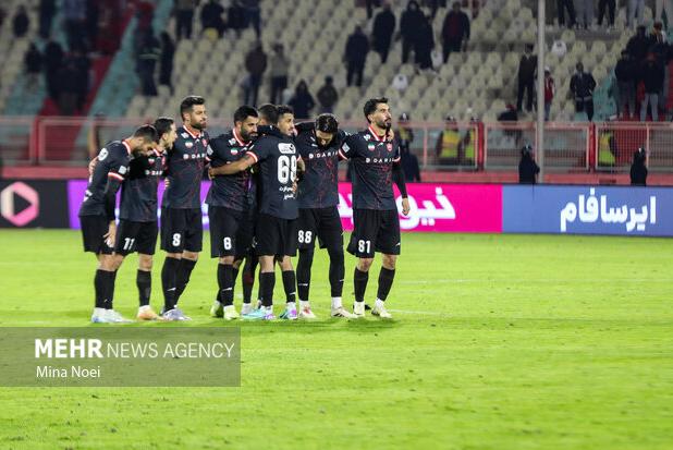 شکست تلخ پرسپولیس مقابل فولاد/ سقوط آزاد صدرنشین با تفکرات «اوسمار»!