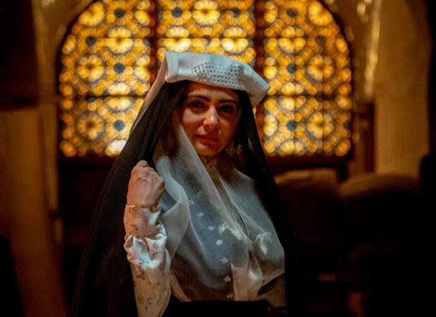 لیندا کیانی با این چهره جدید در «بامداد خمار»