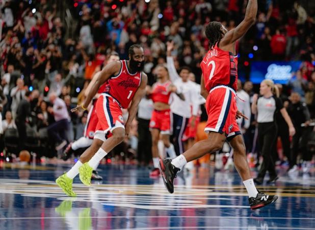 پیروزی تیم بسکتبال کلیپرز در ثانیه پایانی مقابل پلیکانز