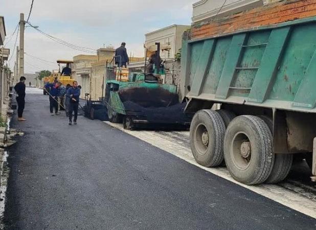 فاز دوم عملیات آسفالت کوچه‌ها و معابر شهر «گناوه» اجرایی شد