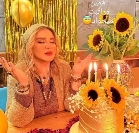 تولد بهاره رهنما با تم پاییزی در یک کافه شیک