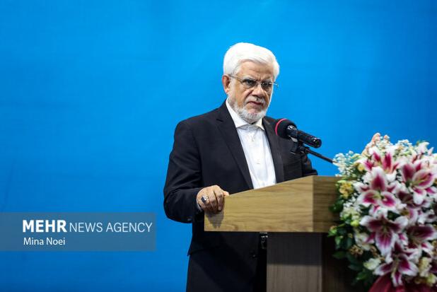 عارف: نباید به مونتاژکاری در صنعت قانع شویم