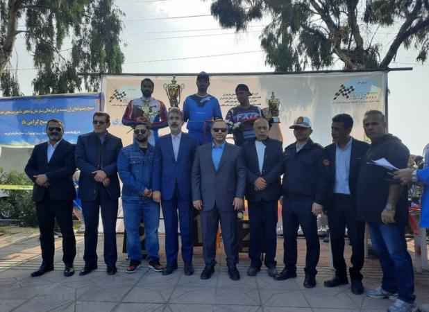 قهرمانان مسابقات موتورکراس ساحلی در بابلسر معرفی شدند