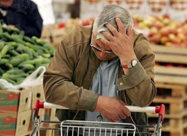 کار چند شیفته کارگران برای یک لقمه نان