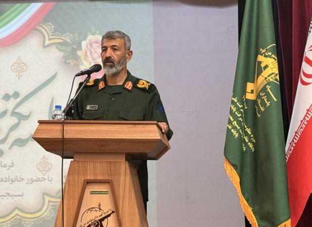 سردار دشتی: مردم جزیره خارگ قهرمانان مقاومت هستند