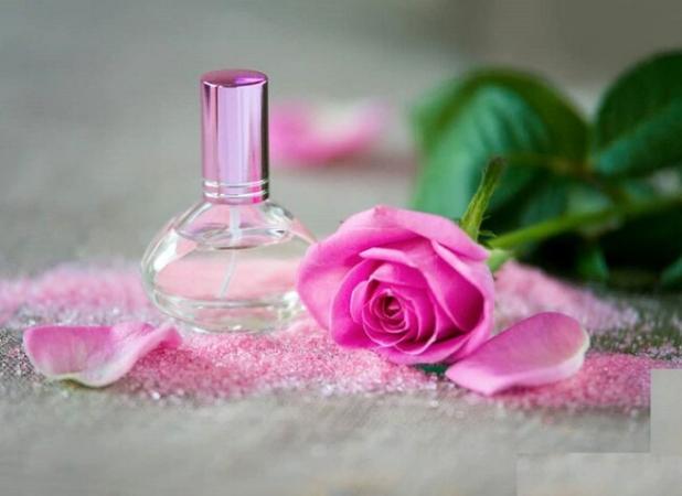فروش اسانس خام‌فروشی بوده و عایدی برای اقتصاد ندارد