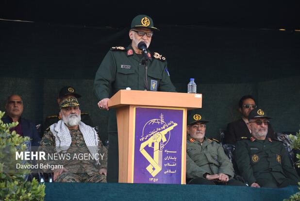 غیاثی:بسیج یک پشتوانه قوی برای دولت‌ها است