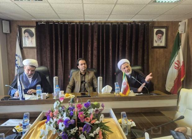 تبیین برنامه‌هایی با هدف تقویت جبهه فرهنگی و انقلابی در دانشگاه‌ها