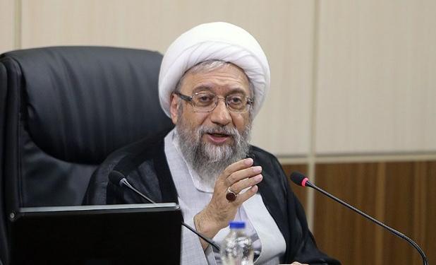 آملی‌لاریجانی: حجاب در کشور قانون است/ در لیبرال‌ترین کشورها هم باید التزام به قانون داشت