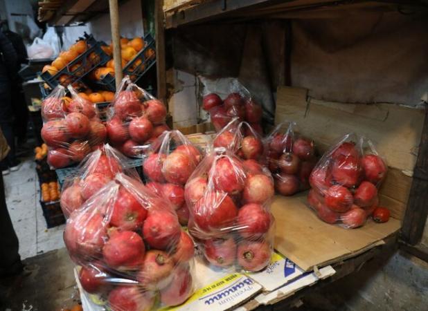 تهیه و توزیع ۱۴۵ بسته میوه بین خانواده‌های کم‌برخوردار چناران