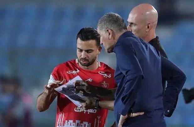 یک مشت دلار بلای جان رختکن پرسپولیس؛ وقت تدبیر درویش است