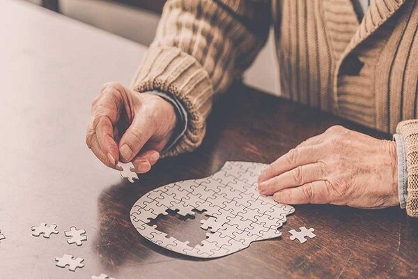 ساخت عینک نوردرمانی برای بهبود عملکرد شناختی در آلزایمر