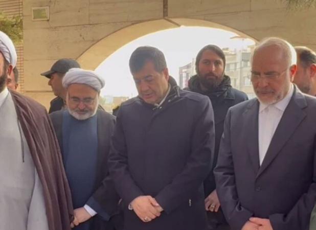 وزیر ورزش و جوانان و رئیس مجلس به شهدای طرقبه ادای احترام کردند