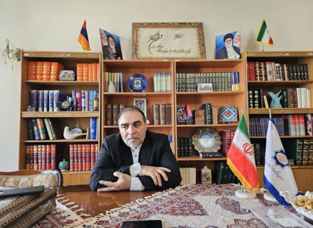 اهدای دو اثر ایرانی به موزه نسخ خطی ارمنستان