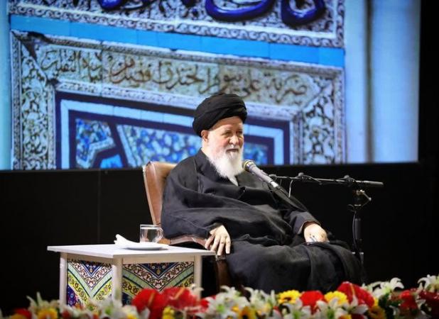 نظام اسلامی الگوی جهانی در برابر استکبار است