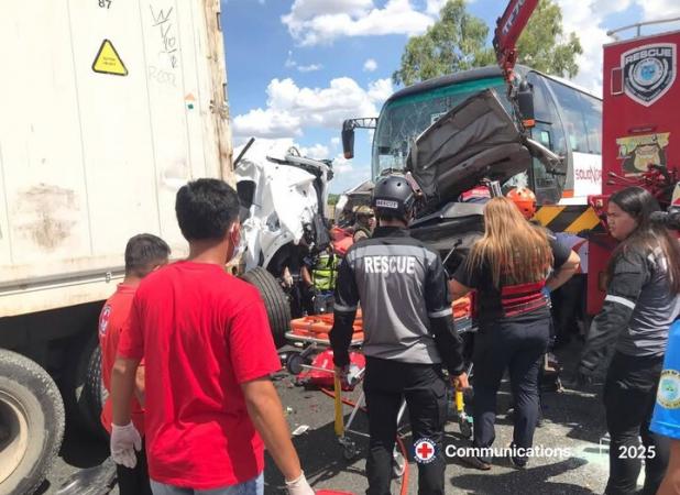 ۱۱ کشته و ۳ زخمی در تصادف جاده‌ای در فیلیپین