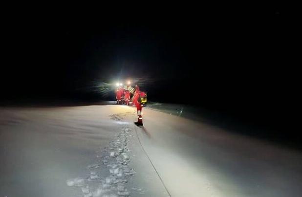 نجات ۲ کوهنورد زن در ارتفاع ۴۲۰۰ متری قله دماوند