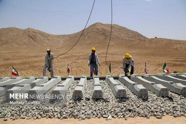 پیشرفت ۸۰ درصدی خط چابهار - زاهدان با حمایت رهبری؛ بهره‌برداری تا ۱۴۰۵