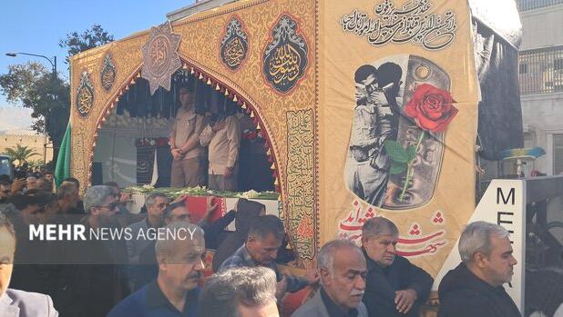 آغاز مراسم تشییع پیکر ۱۲ شهدای گمنام در شیراز