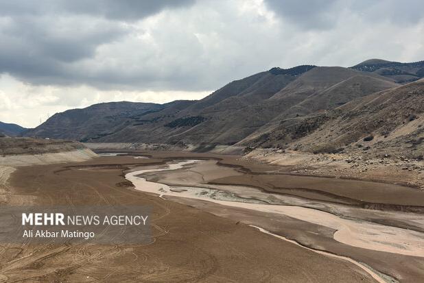 چهره خشکیده سد شاهچراغی؛ فریادی از زمین تشنه