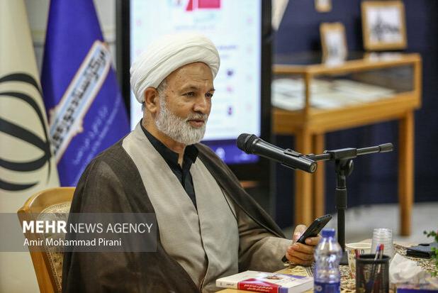 روانبخش: تبیین اندیشه‌های قرآنی رهبر انقلاب برای جامعه ضرورت دارد