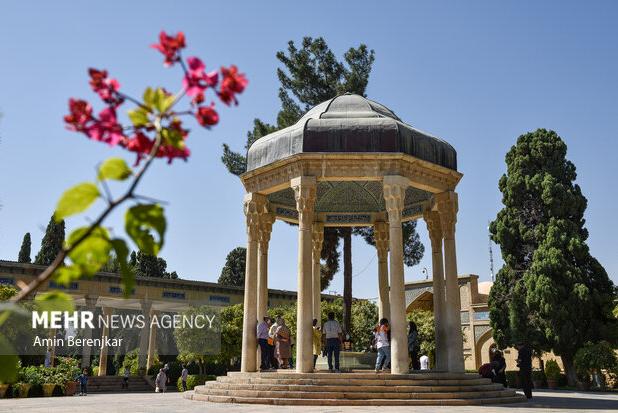ساماندهی و مرمت آرامگاه حافظ شیرازی آغاز شد