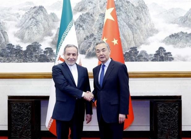عراقچی در گفتگو با همتای چینی: حمله به پایگاه العدید پاسخ به تجاوز آمریکا بود