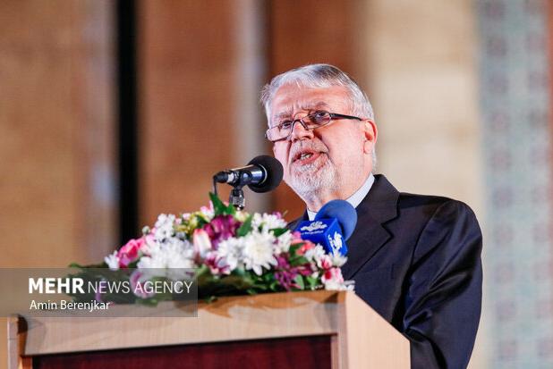 وزیر گردشگری: برای یک میلیارد یورو درآمد از صنایع دستی هدف‌گذاری کردیم