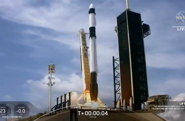 اسپیس ایکس محموله باری به ایستگاه فضایی بین المللی برد