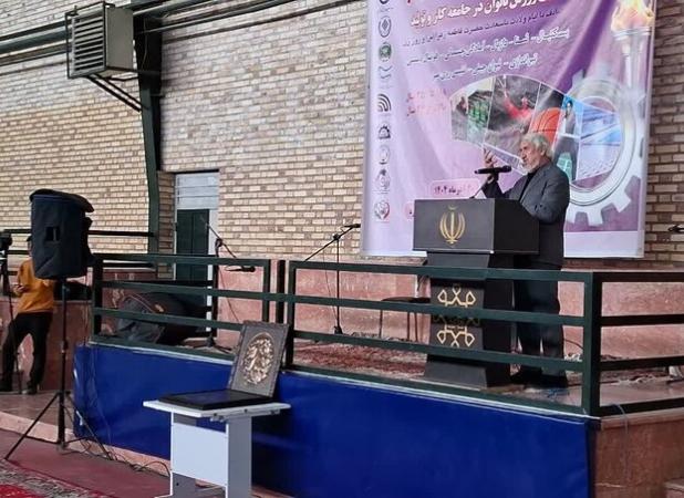 کارگران در تنگنای معیشت هستند؛ «درآمد ریالی در برابر هزینه‌های دلاری»