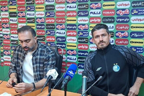 غفوری: استقلال با دو برد صدرنشین می‌شود/ چهار تیم شانس قهرمانی دارند