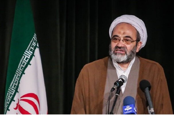 حلقه‌های میانی عنصر اساسی برای جامعه‌پردازی و خودسازی است