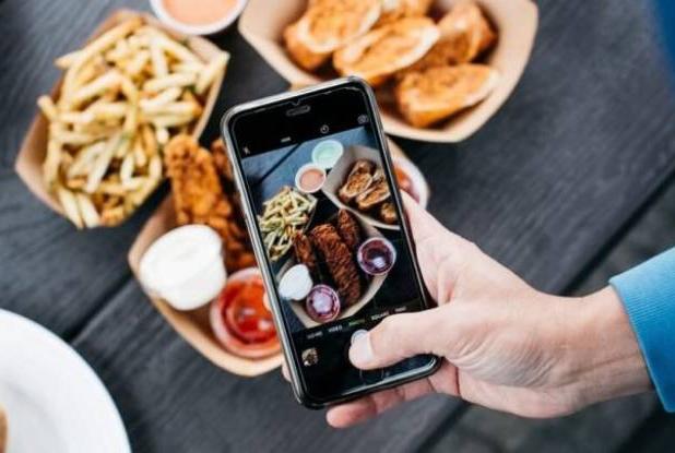 بازداشت فودبلاگری که پول غذا نمی‌داد