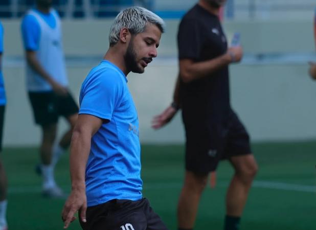 مهدی قایدی بار دیگر با لباس آبی
