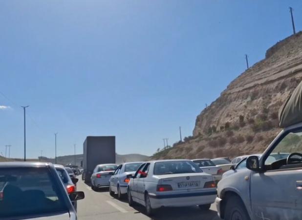 دلیل توقف نیم ساعته تردد در جاده بندرعباس چه بود؟
