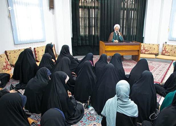دانش‌آموز باید در برابر تبلیغات غلط آگاه، تحلیل‌گر و مقاوم باشد