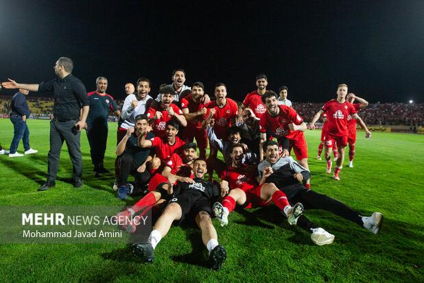 جشن قهرمانی تراکتور به هفته پایانی موکول شد